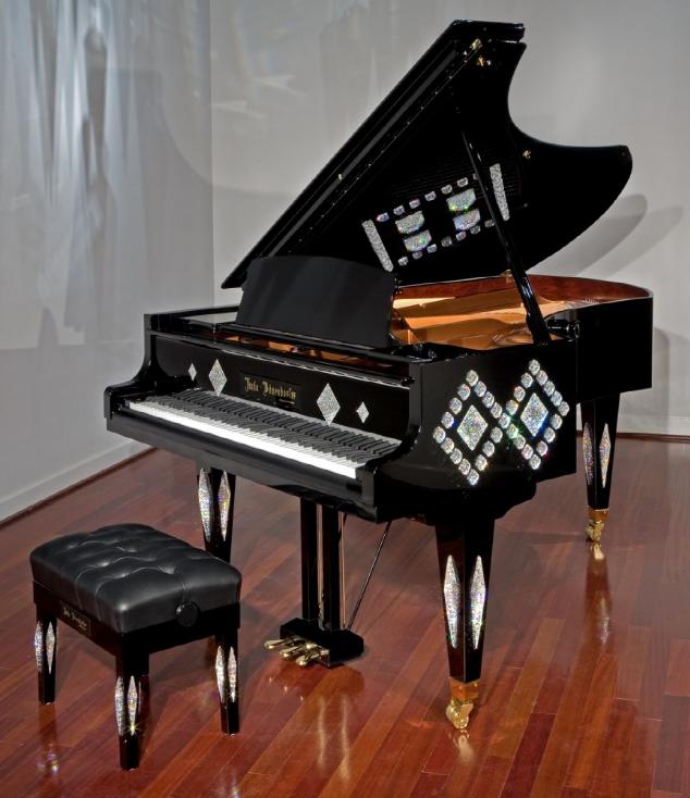 世界上最贵的钢琴图片